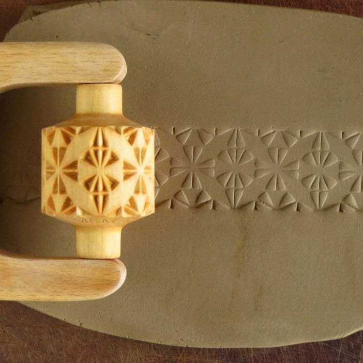 Med Roller 009 - 4 Leaf Quilt Block