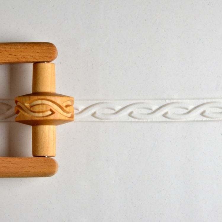 Small Roller 019 - Twining Strands