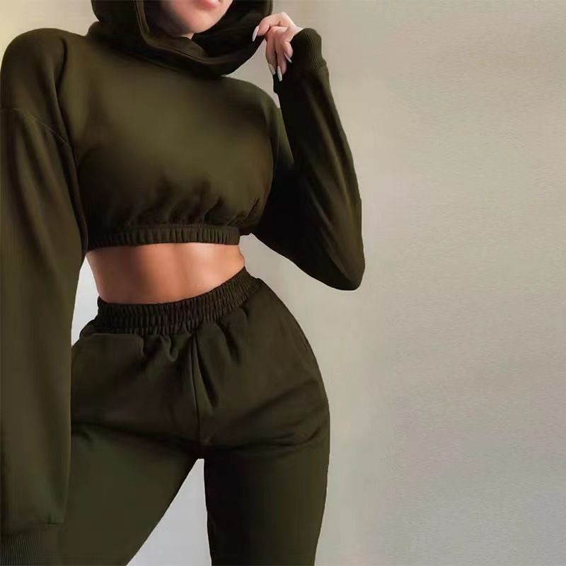 Women&#39;s Sweatpants and Hooded Belly Top