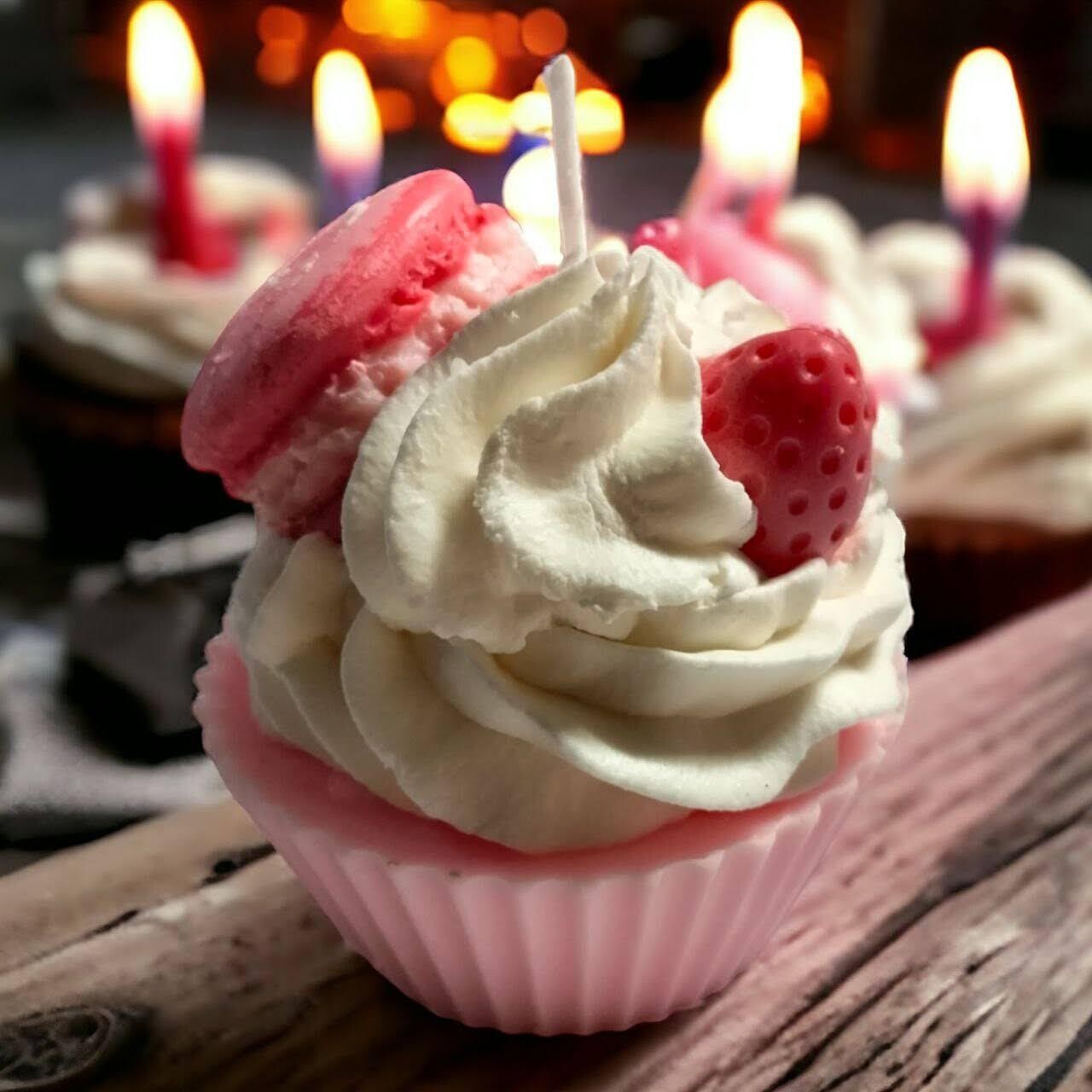 Strawberry Cheesecake Macaroon Cupcake