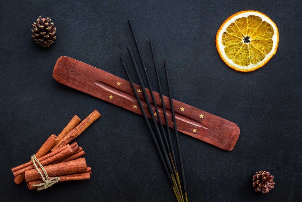 NATURAL CINNAMON INCENSE STICKS, Size: 20 STICKS