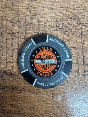 jetons de poker gris et noir