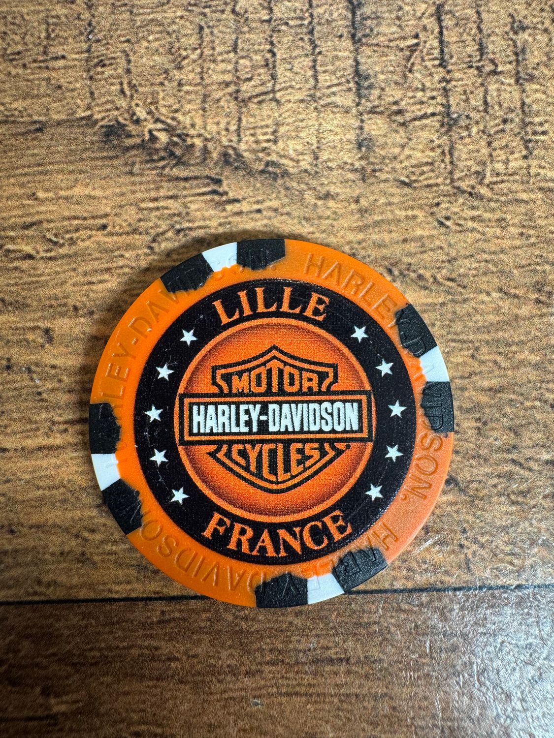 jetons de poker orange et noir