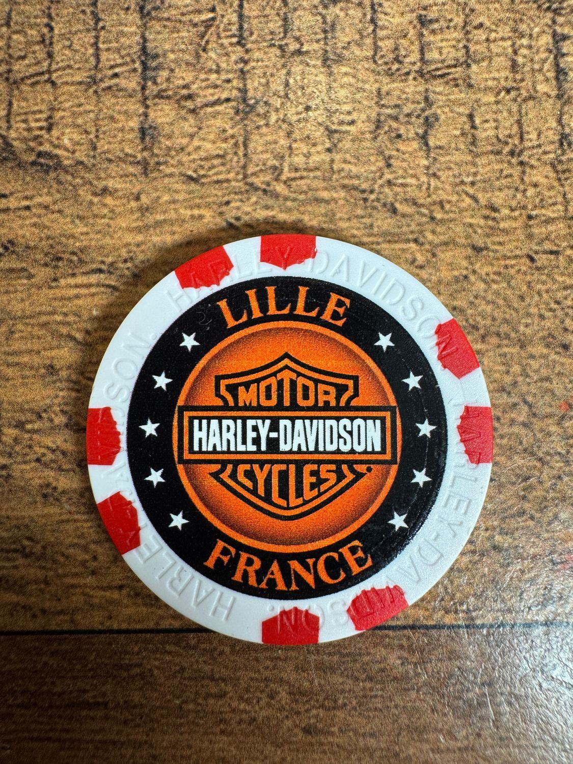 jetons de poker blanc et rouge