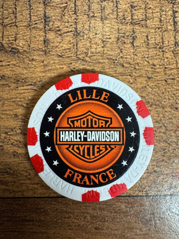 jetons de poker blanc et rouge