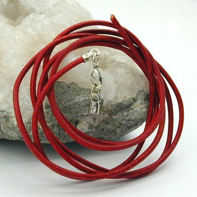 Lederband Rundschnur Rindleder 2mm rot gefärbt mit 1x Verschluss silberfarbig 1m
