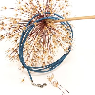 Lederband Rundschnur Rindleder 2mm hellblau gefärbt mit 1x Verschluss silberfarbig 1m
