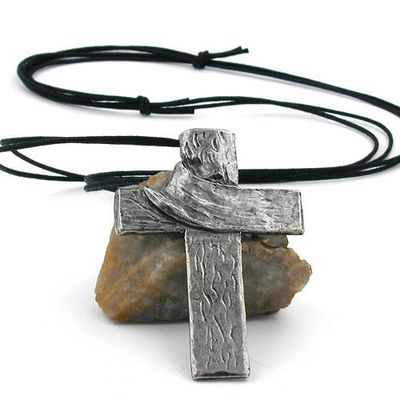 Kette 77x53mm Zinn-Anhänger Kreuz mit Tuch 110cm Kette 77x53mm Zinn-Anhänger Kreuz mit Tuch 110cm