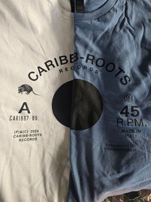 New Logo CARIBB ROOTS TEE - 7's BLACK DOT