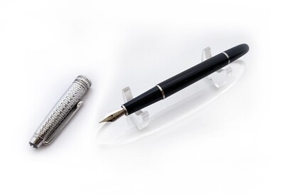 Montblanc Meisterstück Doué Geometry Classique Fountain | Ink Pen​