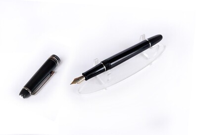 Montblanc Meisterstück Classique 145​ (Mid Size)​ Fountain | Ink Pen - 106522