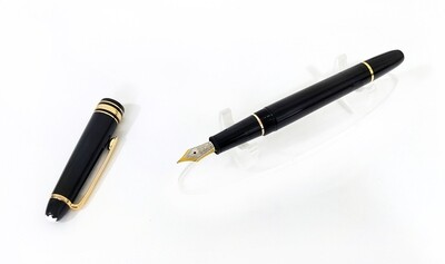 Montblanc Meisterstück Classique Gold 145​ (Mid Size)​ Fountain | Ink Pen - 106522