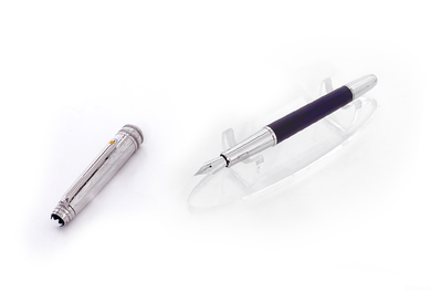 Montblanc Meisterstück Le Petit Prince Solitaire Doué Classique Fountain | Ink Pen - Refurbished