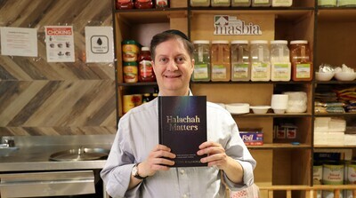 Rabbi Zvi and Chef Naomi Nachman: Sponsor Food For The Needy at Masbia and Get Our Books!
