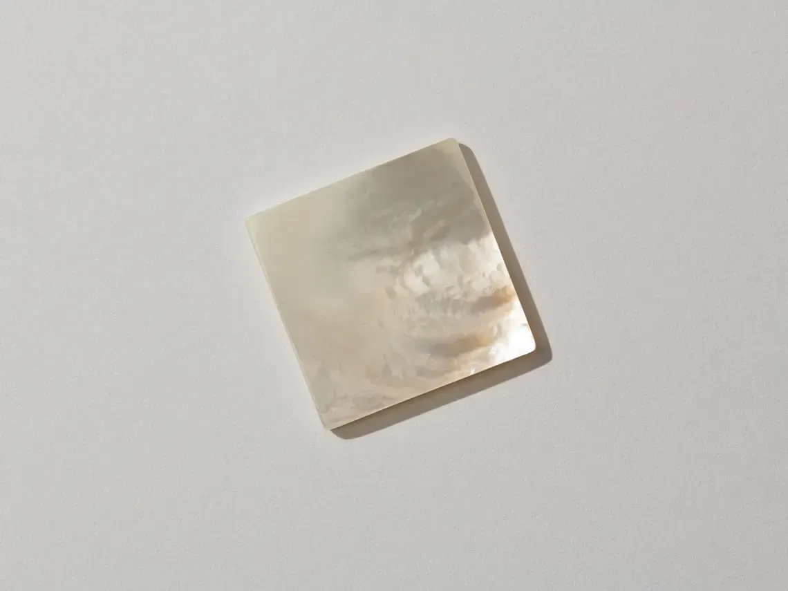 Mother of pearl 20 x 20 x 1.5mm Premium Squares. HMJ305