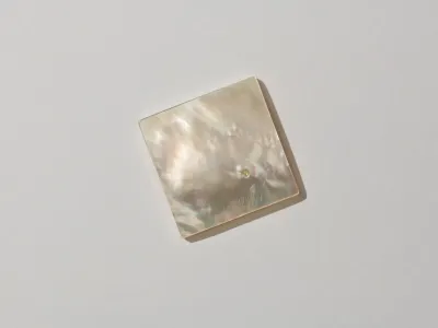 Mother of Pearl 20 x 20 x 2.0mm square. HMJ301