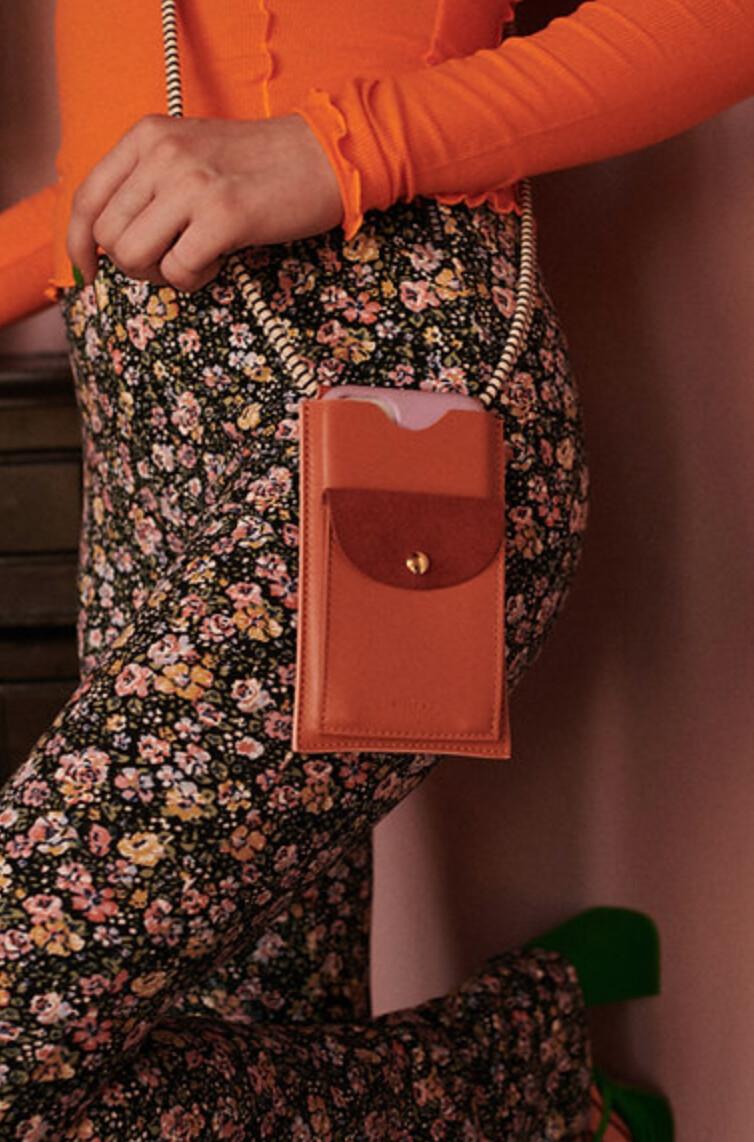Phone pouch la promenade | croissant brown