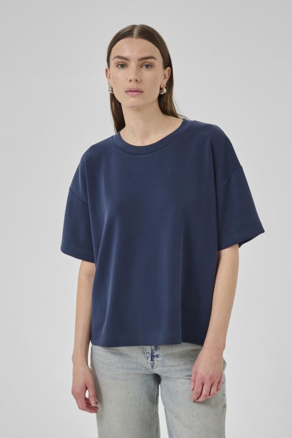 MEW | Helle boxy tee | After midnight