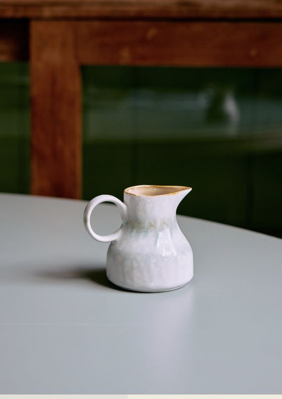 HK Living | 70s ceramics: milk jug, petal