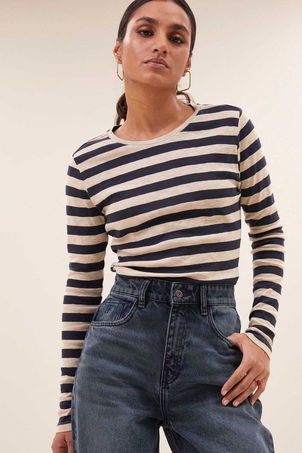 By Bar | Basis Is big stripe top, chalk