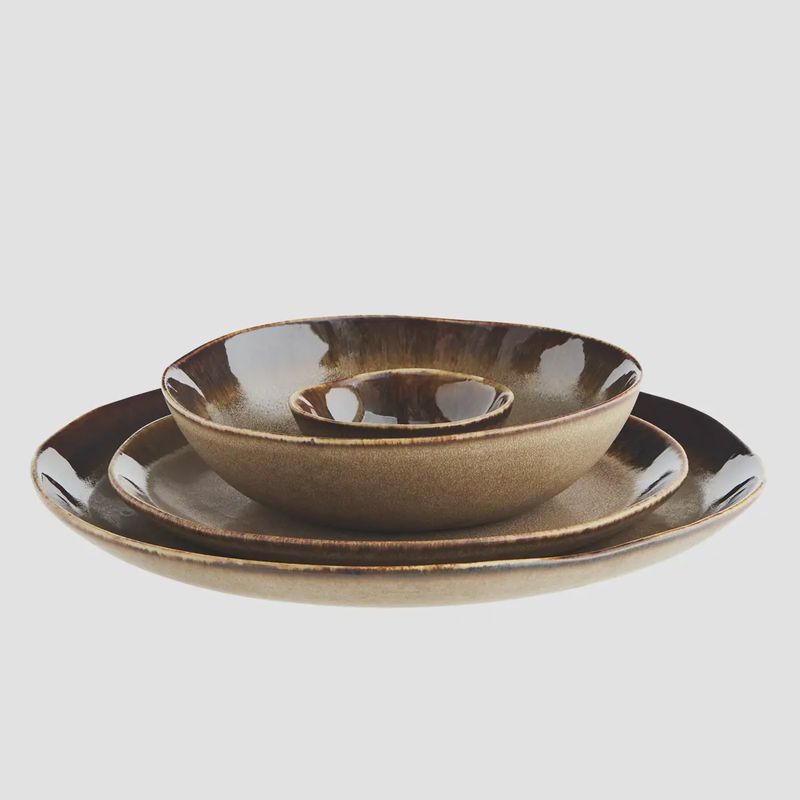 Madam Stoltz stoneware deep plate