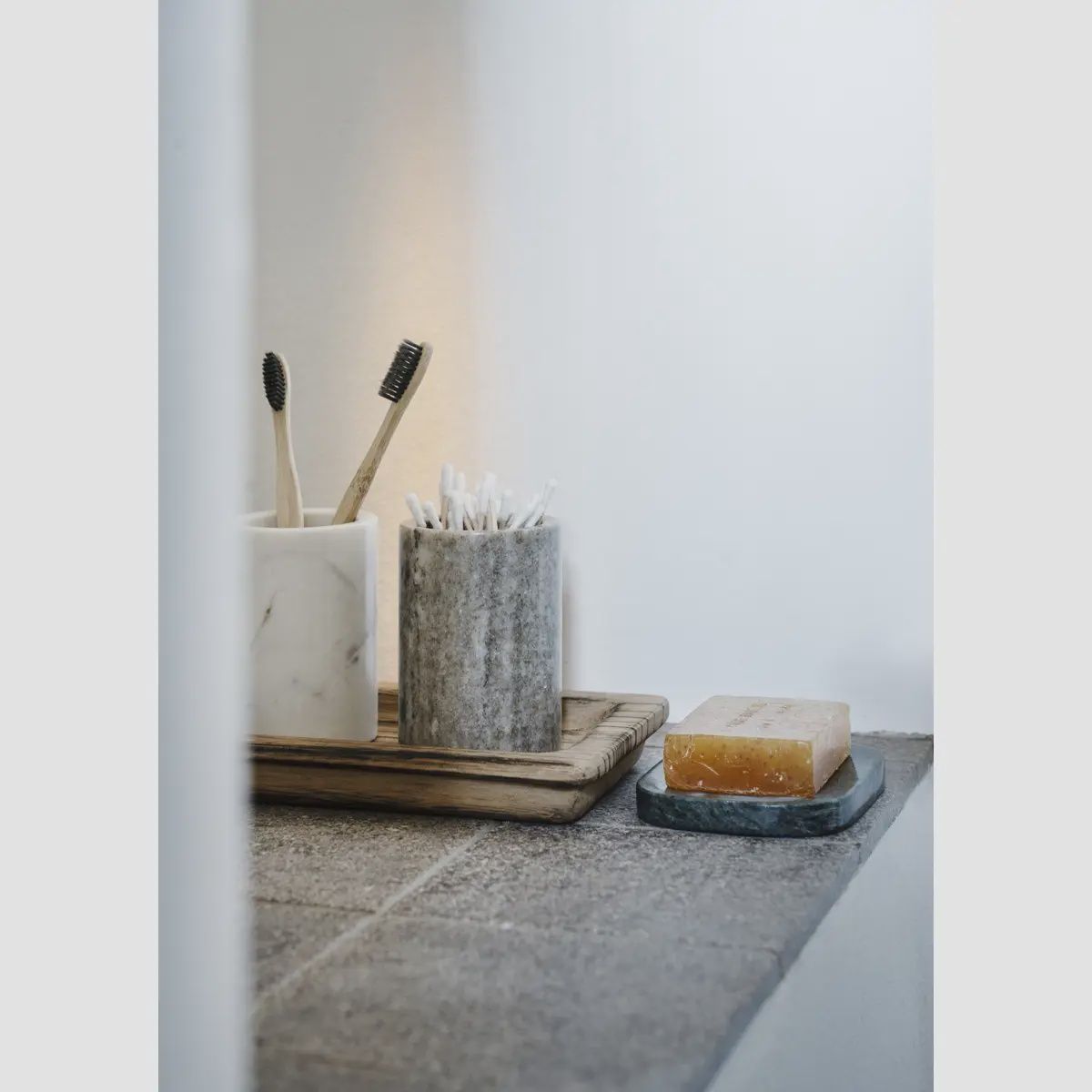 Madam Stoltz round marble jar