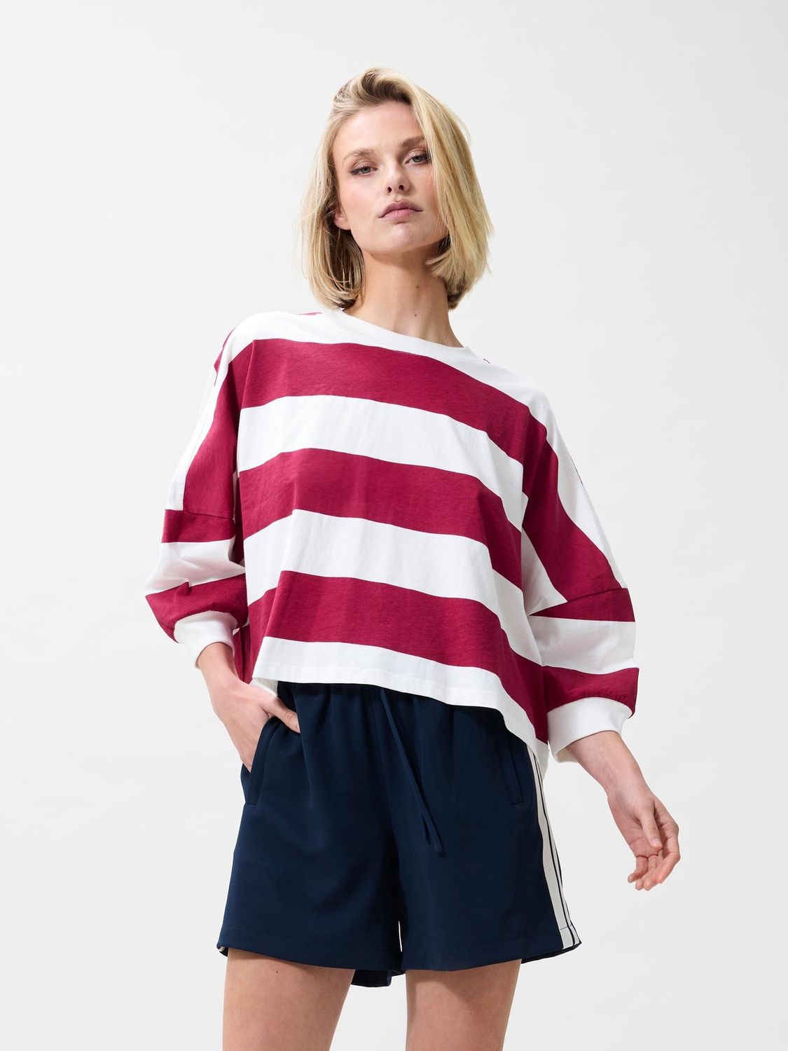 Catwalk Junkie Oversized bold striped shirt cranberry