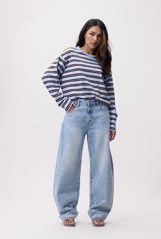 Scratched super barrel fit jeans