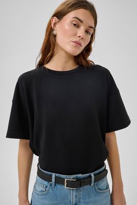 MEW Helle EMB Boxy Tee zwart