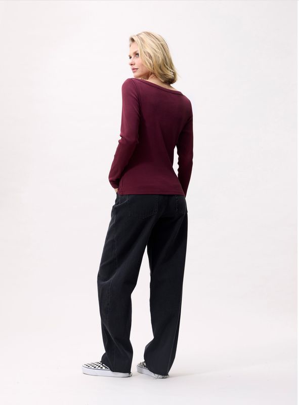 Catwalk Junkie | Boatneck rib long sleeve, merlot