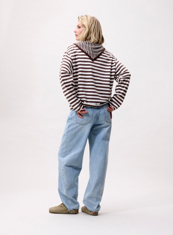 Catwalk Junkie | Striped triangle scarf, rocky road