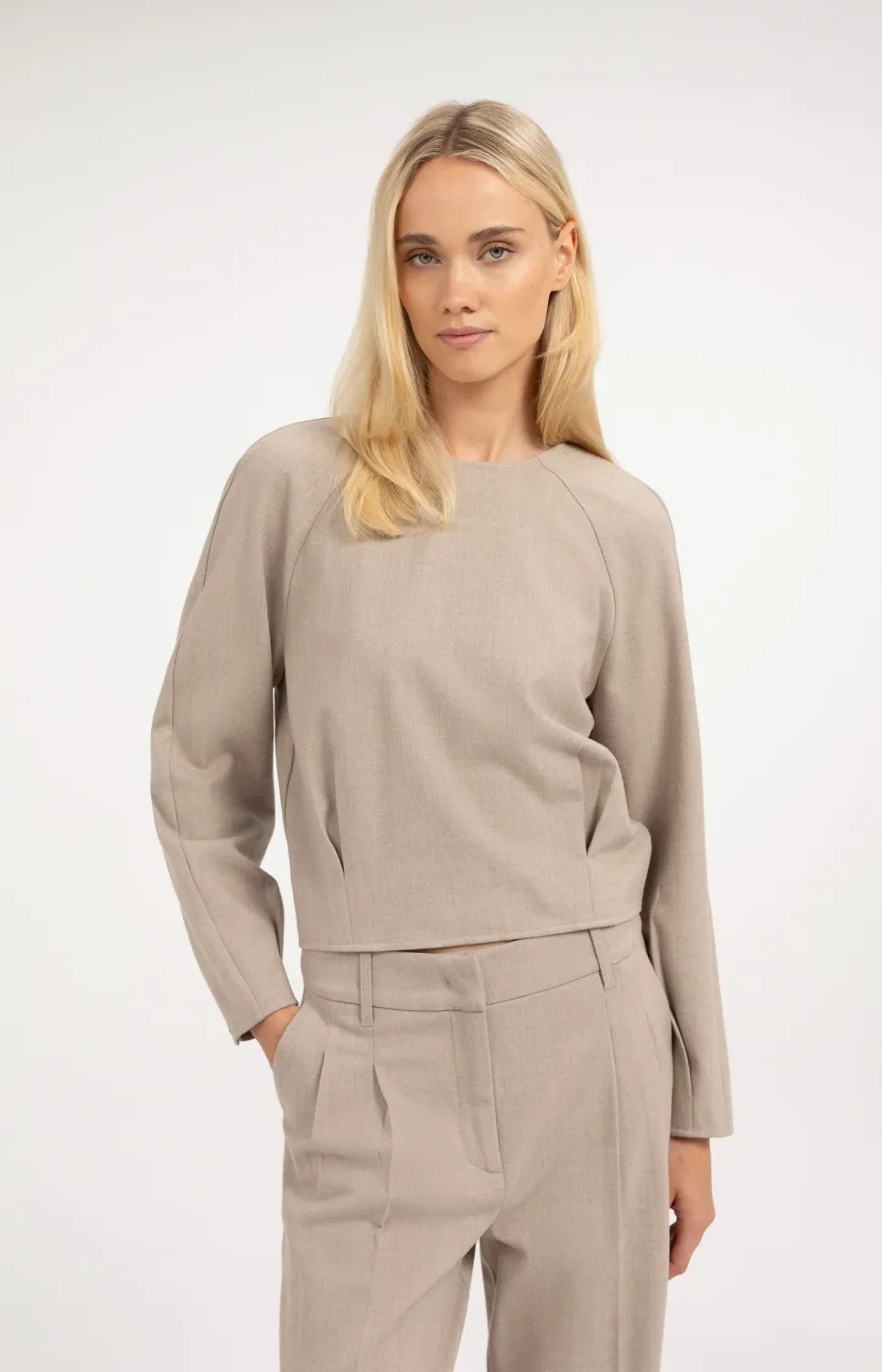 Yaya | Top met subtiel bloezende zoom en lange mouwen