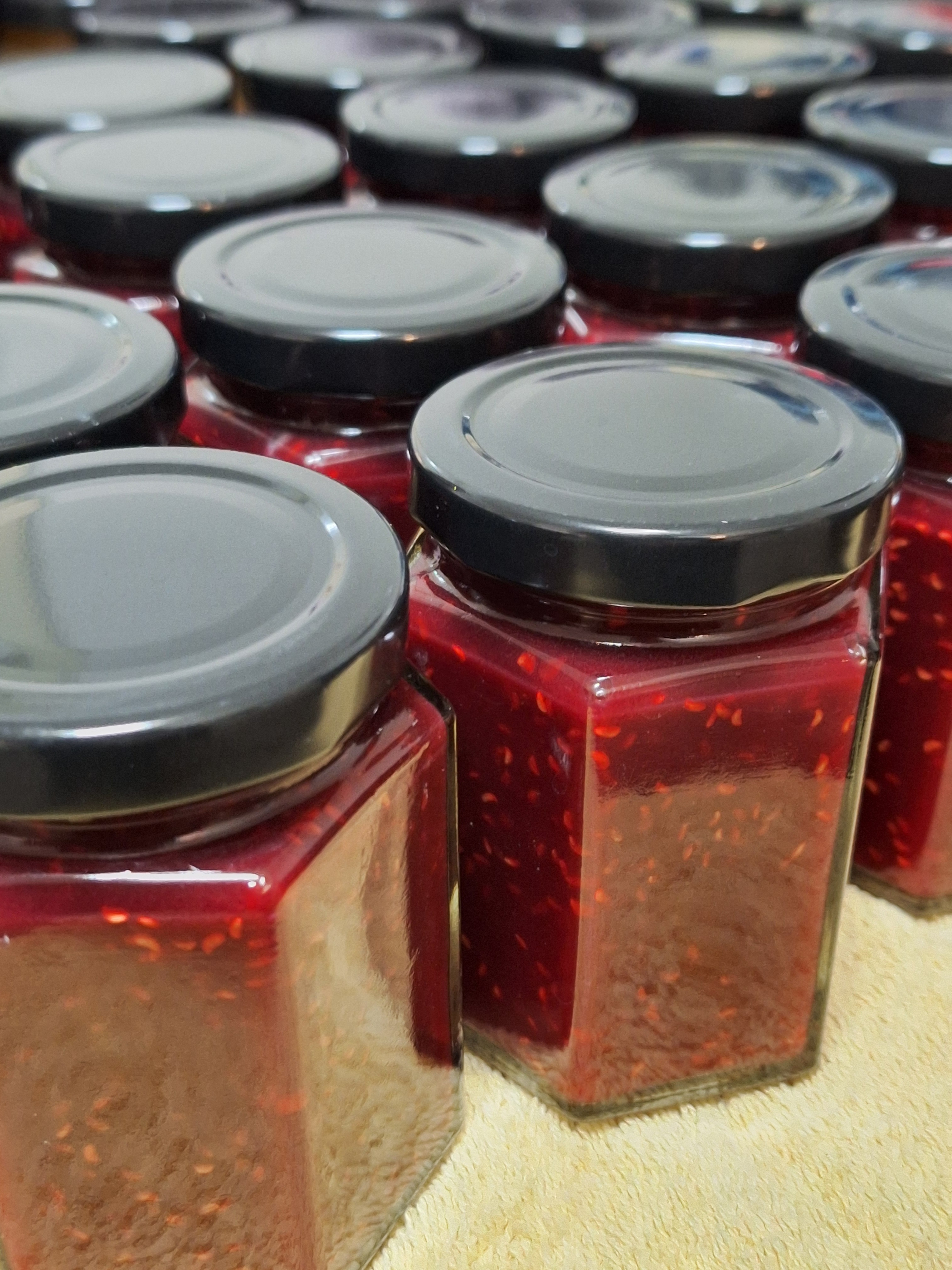 Frambozenjam met witte chocolade