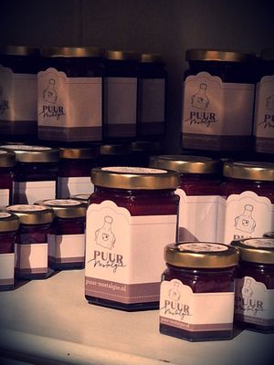 Frambozenjam met witte chocolade Frambozenjam met witte chocolade