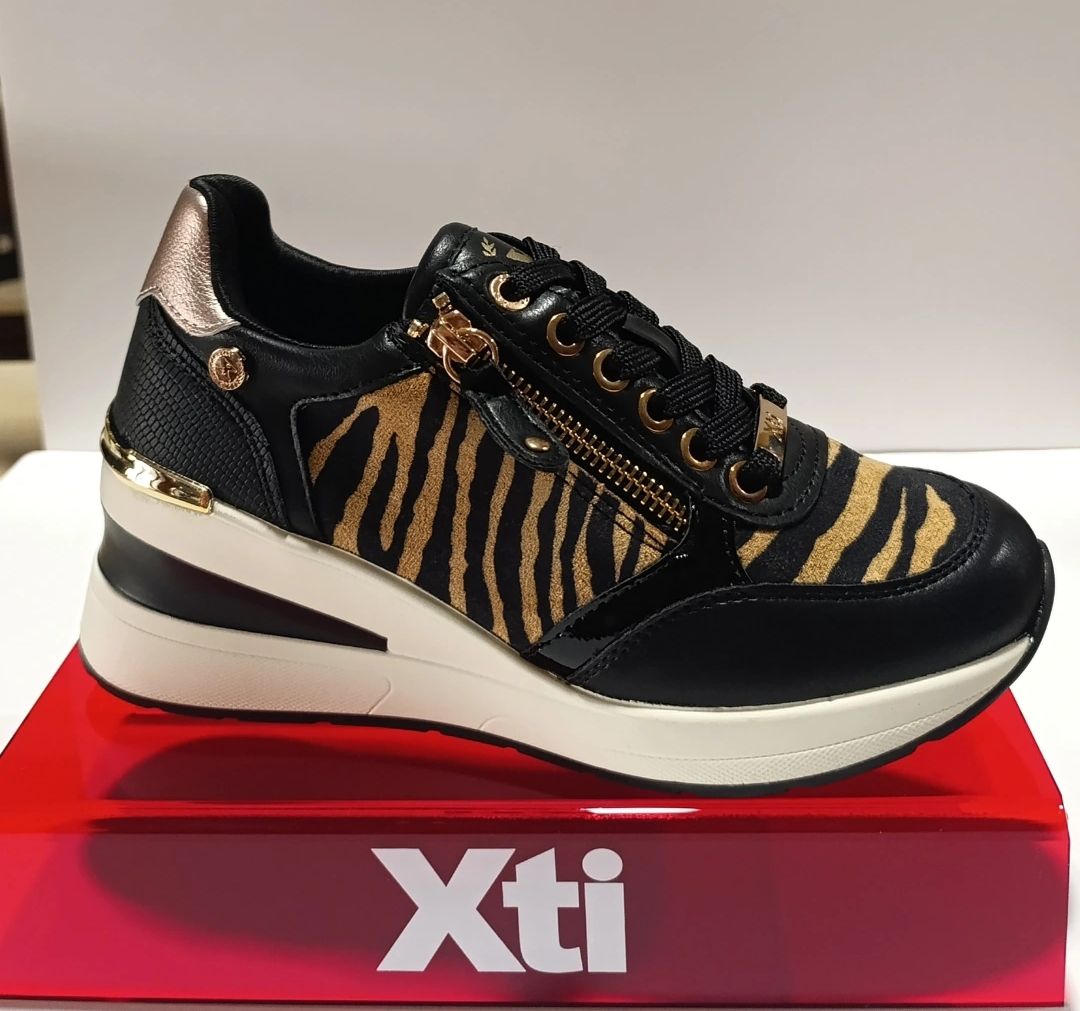 Sneaker señora de XTI.