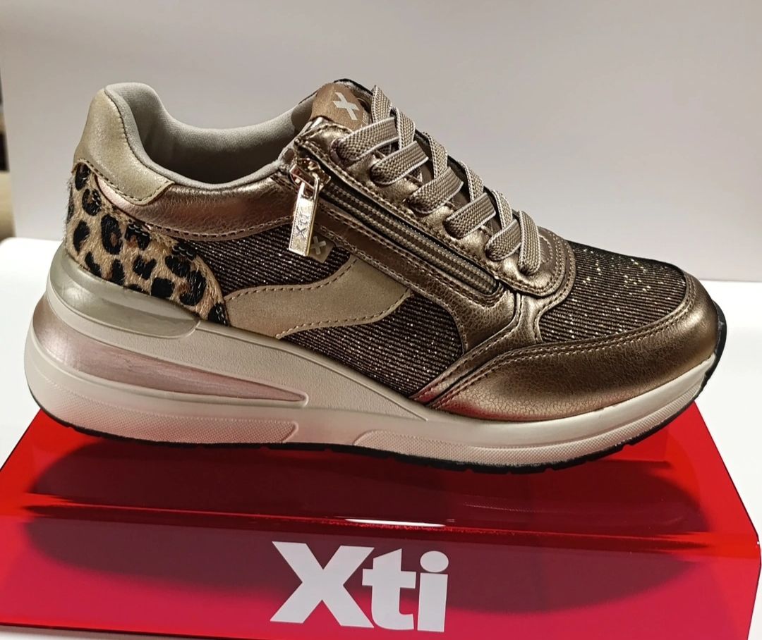 Sneaker señora de XTI.