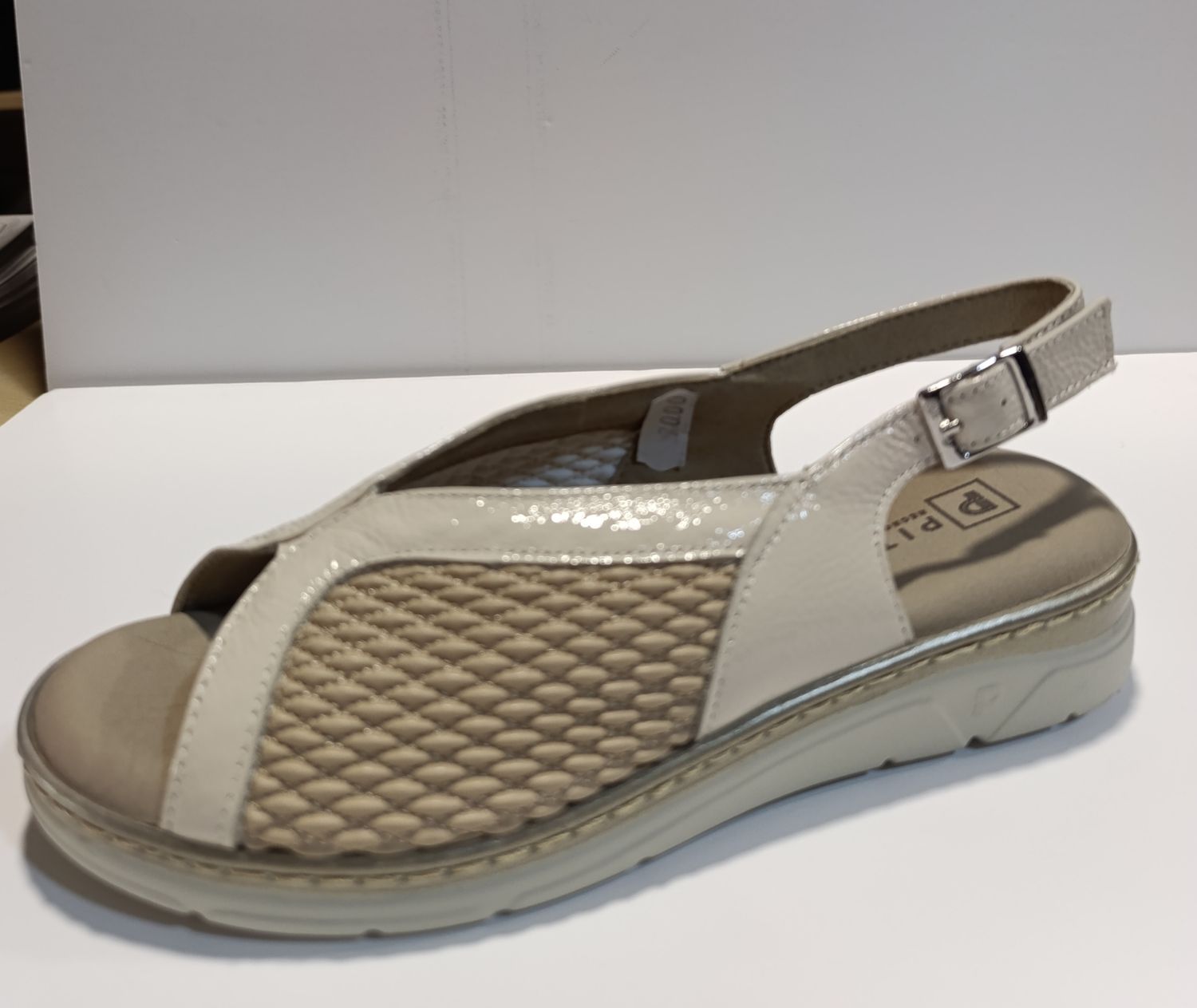 Sandalia cuña PITILLOS beige 11004