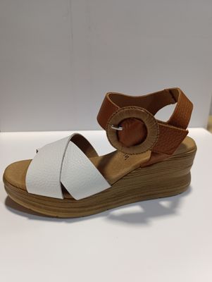Sandalia cuña PITILLOS blanca y Camel 11052