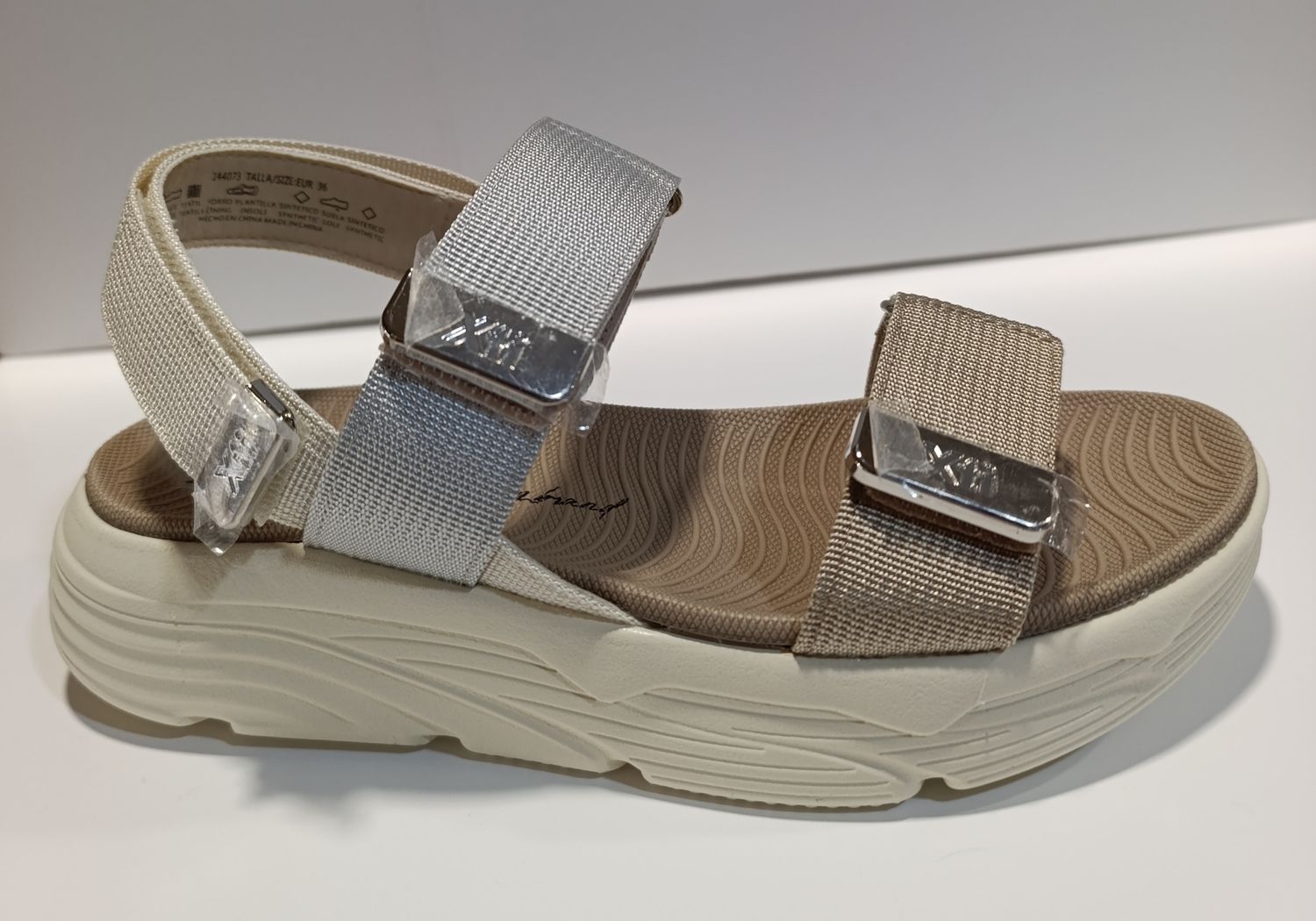 Sandalia cuña Sra XTI 144073 beige