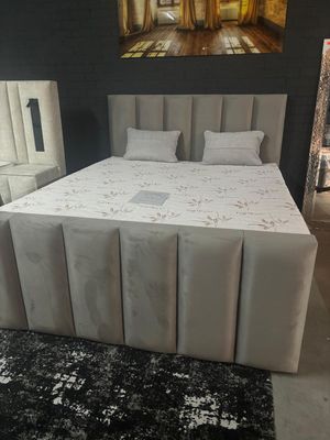 Boxspring Piano.          Verkrijgbaar in verschillende afmetingen!