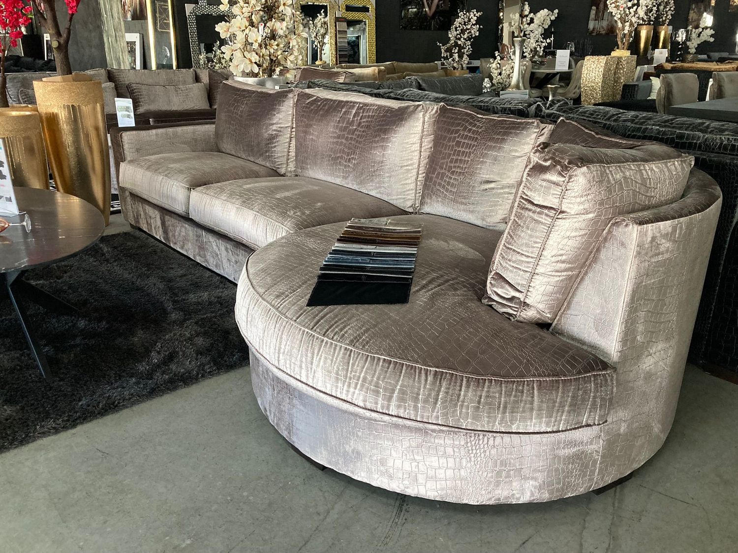 Hoekbank Corne met ronde lounge. Kies uw kleur en stofkeuze!