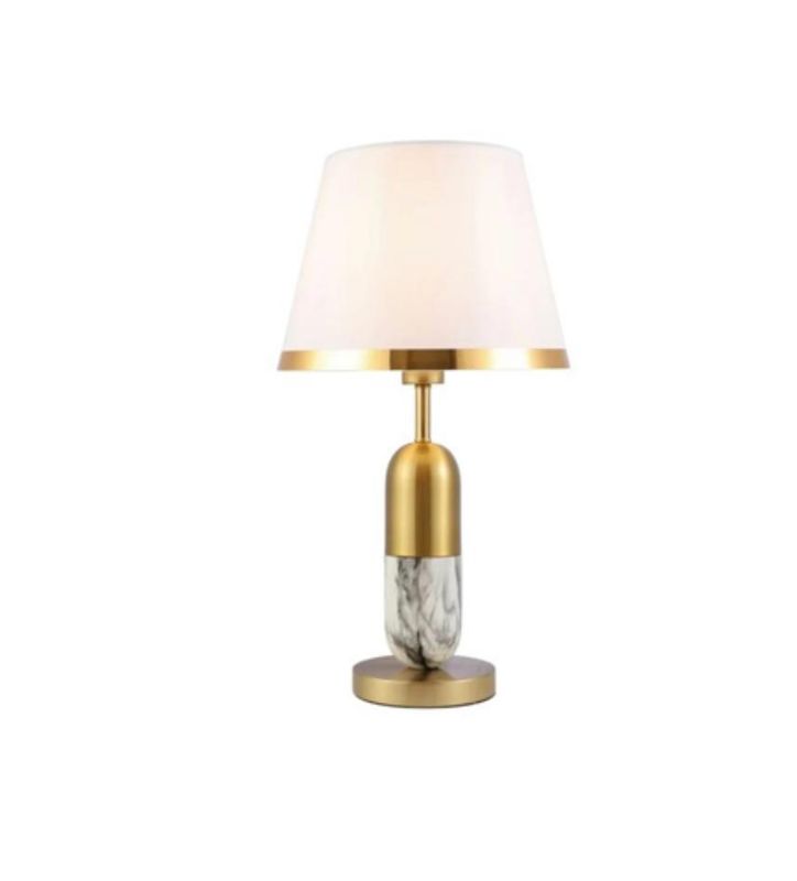 Hotel chique tafellamp ovaalpoot wit marmerlook en gouden accenten.