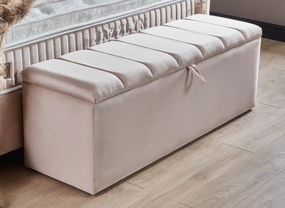 ​Voetenbank Jazzlyn.