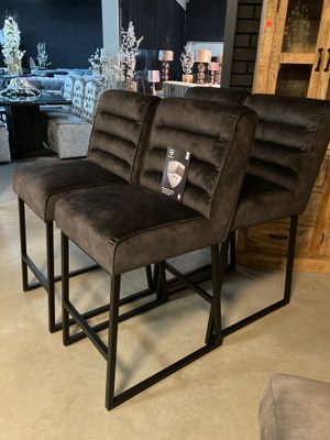 Barkruk Kick!   Verschillende  kleur en stof keuze.  Adore Stof