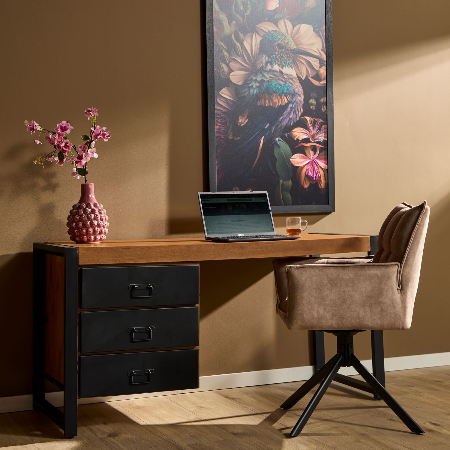 Bureau Boaz | Metalen lades