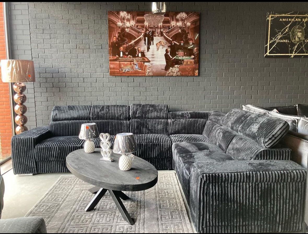 Casino-model! Hoekbank uitgevoerd in Fluffy Ribstof. Kies uw kleur!