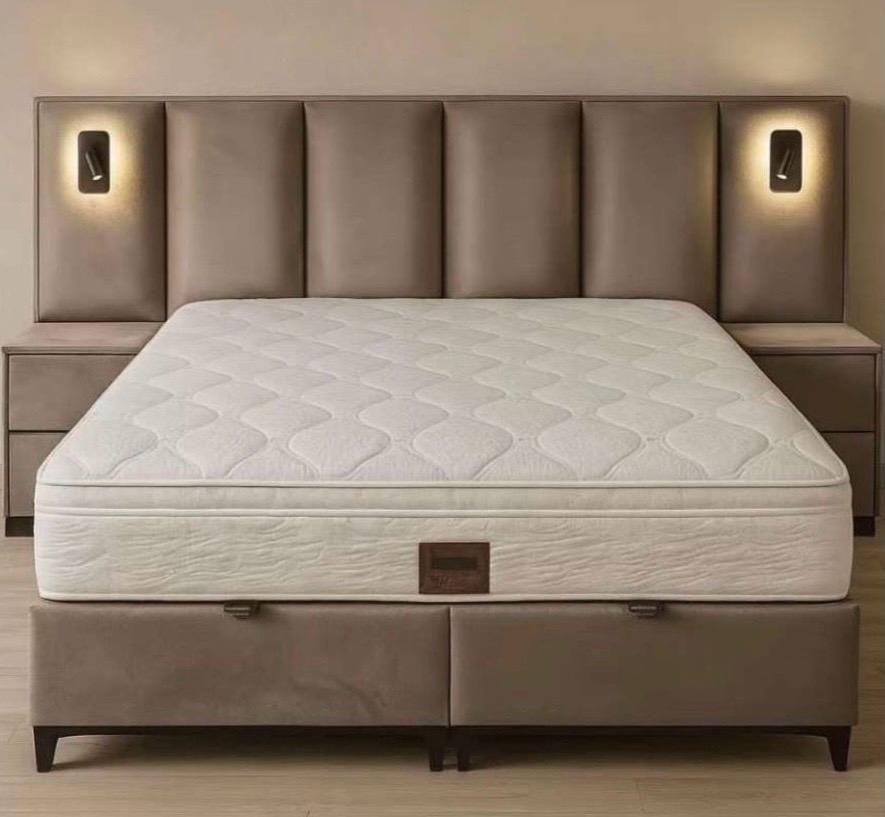Luxe Boxspring Eva met Hoofdbord, Nachtkastjes &amp; LED Verlichting