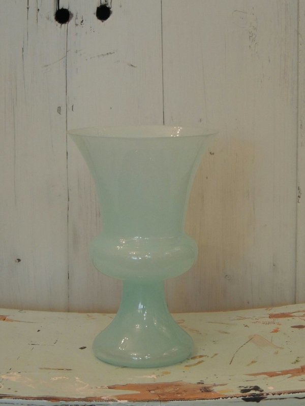 Opaline glas bekervaasje
