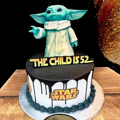 Baby Joda Mandalorian Cake