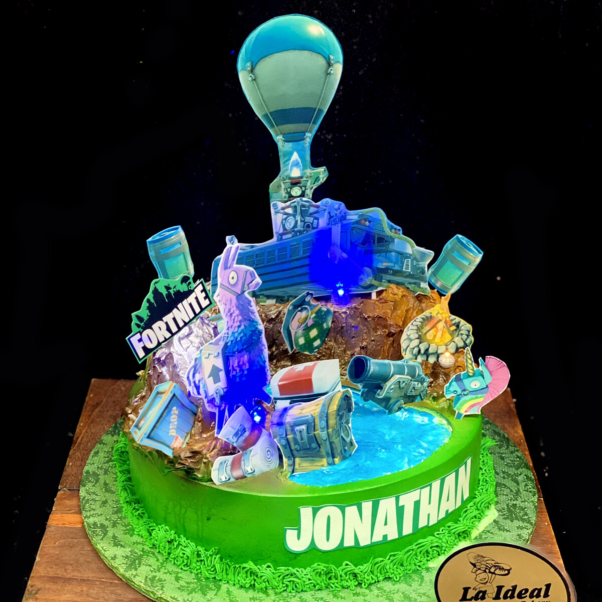 Fortnite 2 Cake